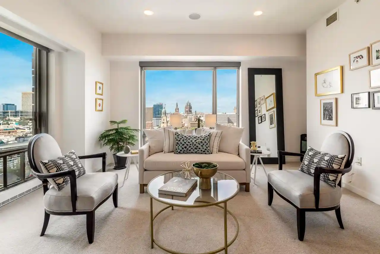 Photo 3 of Condo for sale at 923 E Kilbourn Ave #1403, Milwaukee, WI 53202 | MLS# 1979976 | Listing updated on 2026-09-18