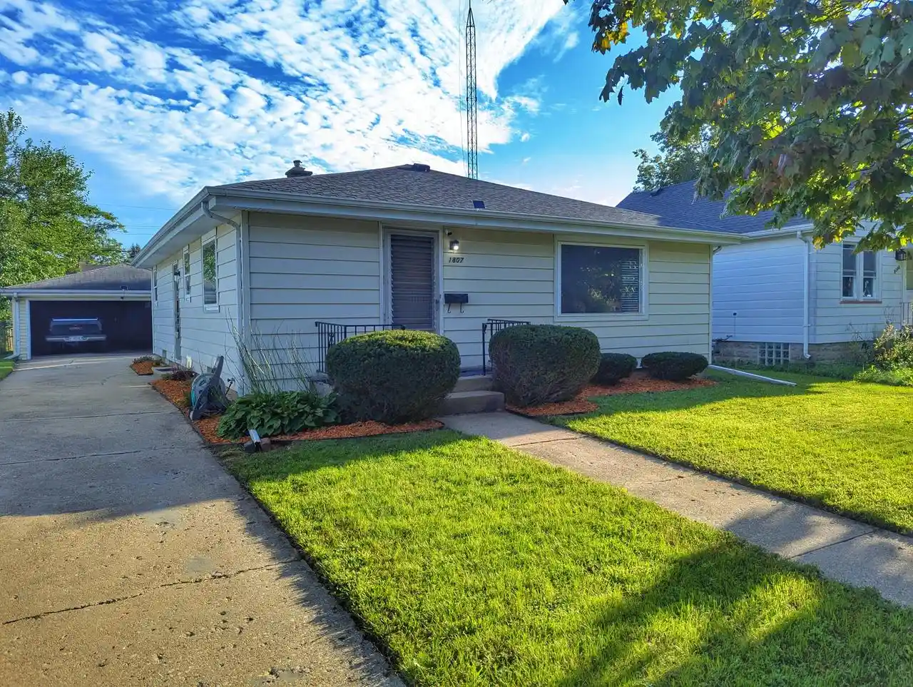 Photo 1 of Single family home for sale at 1807 28th Street, Kenosha, WI 53140 | MLS# 1979972 | Listing updated on 2026-09-18