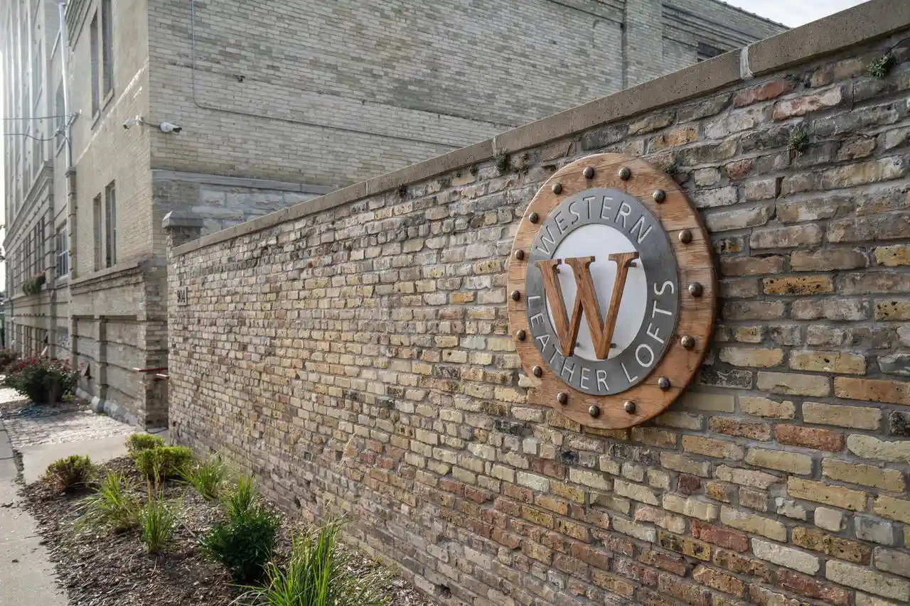 Photo 1 of Condo for sale at 904 E Pearson St #401, Milwaukee, WI 53202 | MLS# 1979986 | Listing updated on 2026-09-18