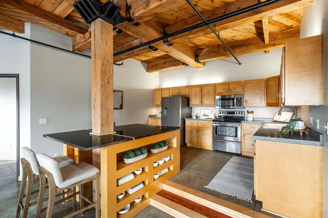 Photo 2 of Condo for sale at 904 E Pearson St #401, Milwaukee, WI 53202 | MLS# 1979986 | Listing updated on 2026-09-18