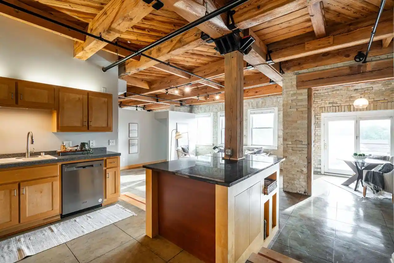 Photo 4 of Condo for sale at 904 E Pearson St #401, Milwaukee, WI 53202 | MLS# 1979986 | Listing updated on 2026-09-18