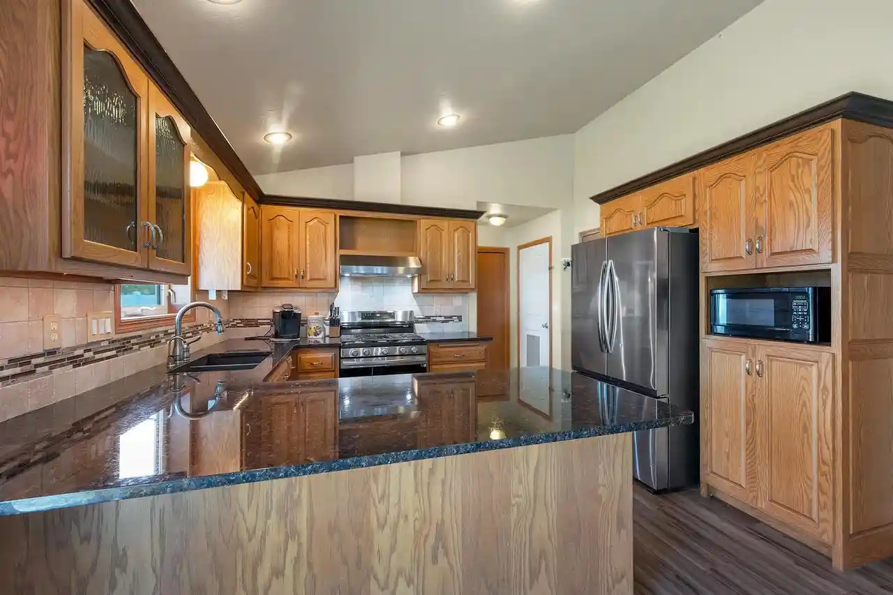 Photo 2 of Sale Pending at 1756 Lemon Ln, De Pere, WI 54115 | MLS# 50332424 | Listing updated on 2026-10-07