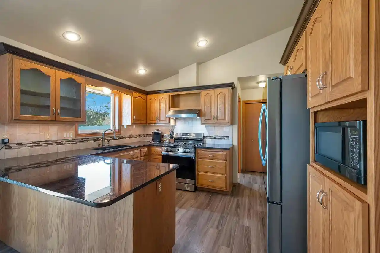 Photo 3 of Sale Pending at 1756 Lemon Ln, De Pere, WI 54115 | MLS# 50332424 | Listing updated on 2026-10-07