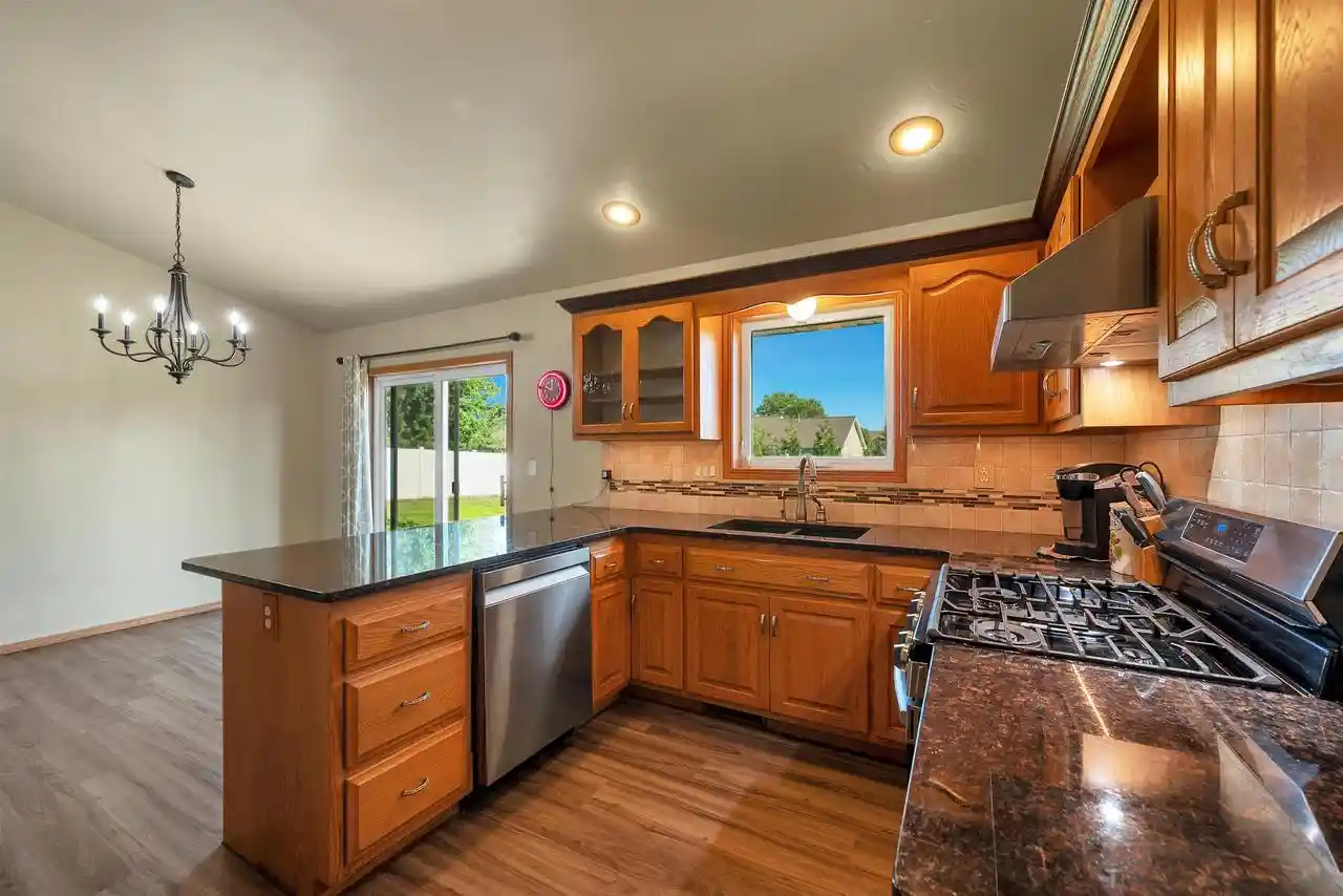 Photo 3 of Sale Pending at 1756 Lemon Ln, De Pere, WI 54115 | MLS# 50332424 | Listing updated on 2026-10-07