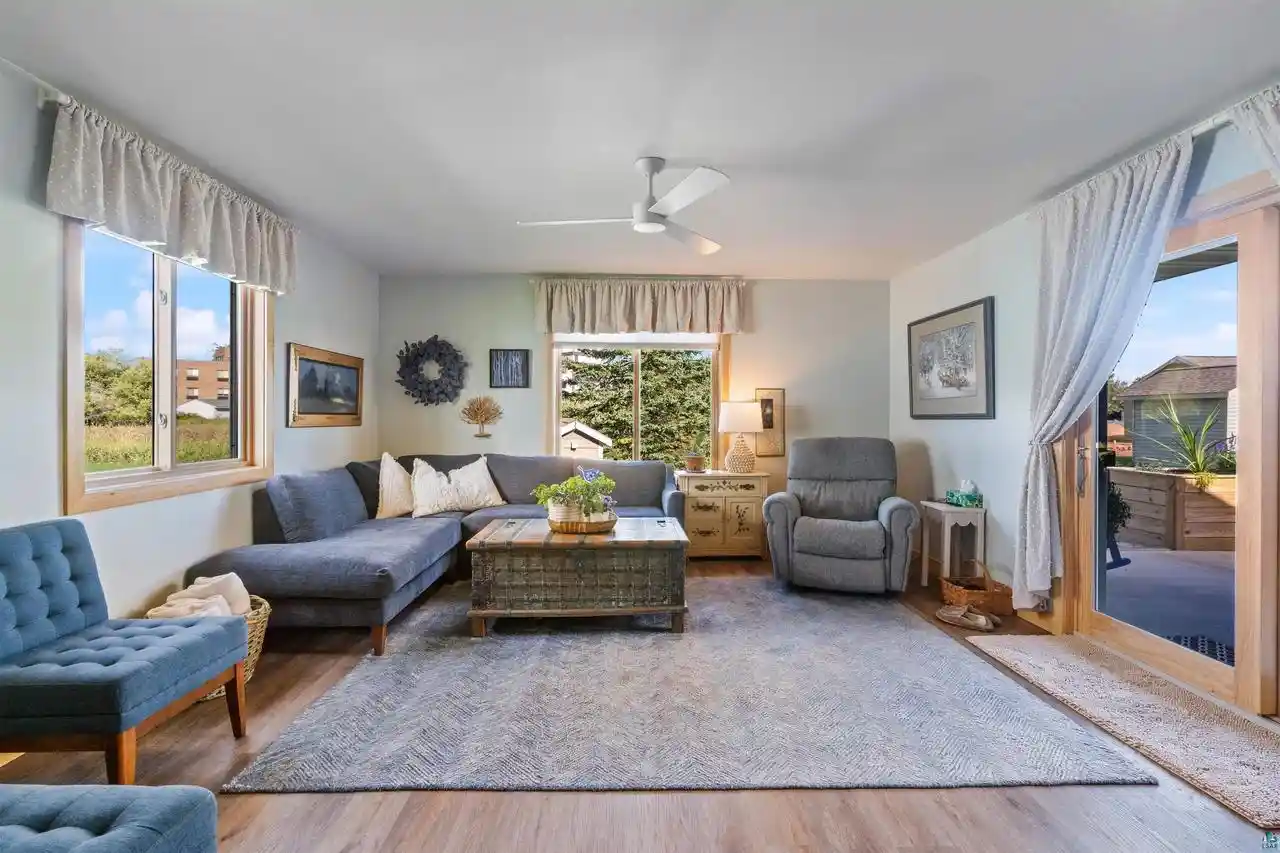 Photo 3 of Single family home for sale at 33 Billings Ln, Superior, WI 54880 | MLS# 6127882 | Listing updated on 2026-09-13