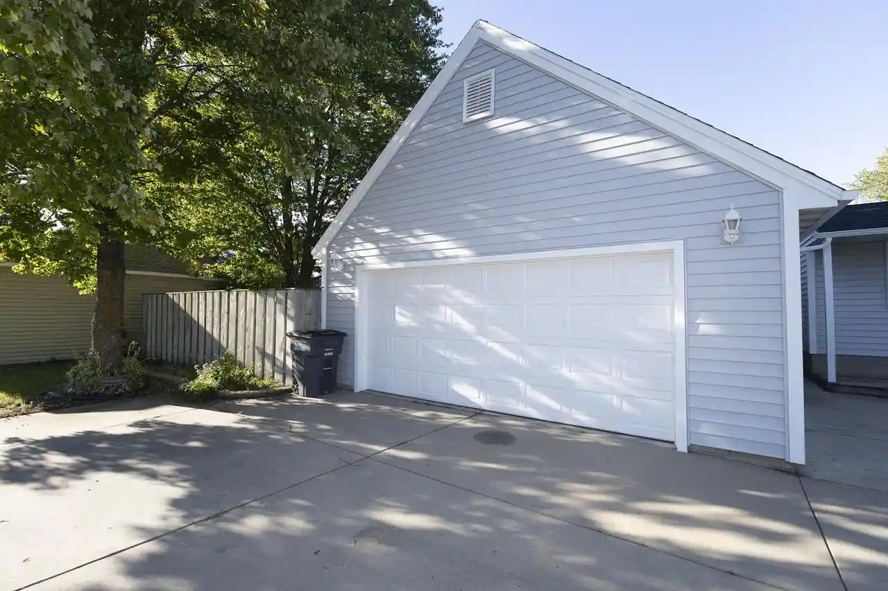 Photo 2 of Single family home for sale at 1040 Lincoln St, Wisconsin Rapids, WI 54494 | MLS# 22604472 | Listing updated on 2026-09-11