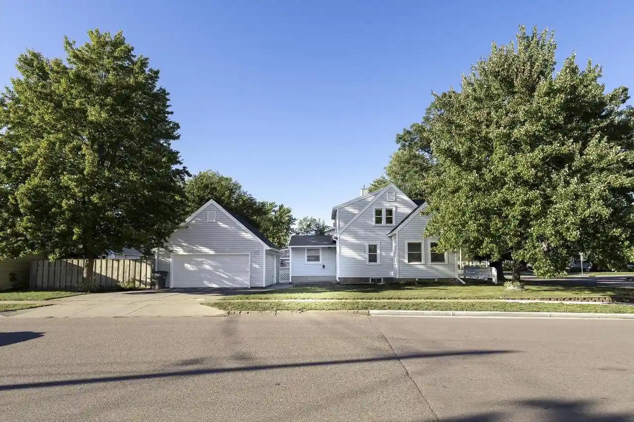 Photo 4 of Single family home for sale at 1040 Lincoln St, Wisconsin Rapids, WI 54494 | MLS# 22604472 | Listing updated on 2026-09-11