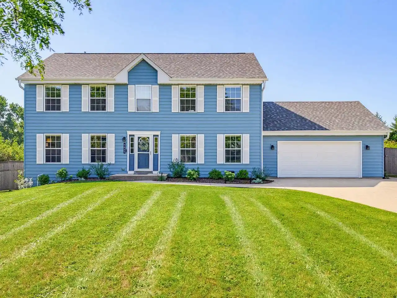 Photo 1 of Single family home for sale at 4645 W Sherwood Dr, Franklin, WI 53132 | MLS# 1980001 | Listing updated on 2026-09-23