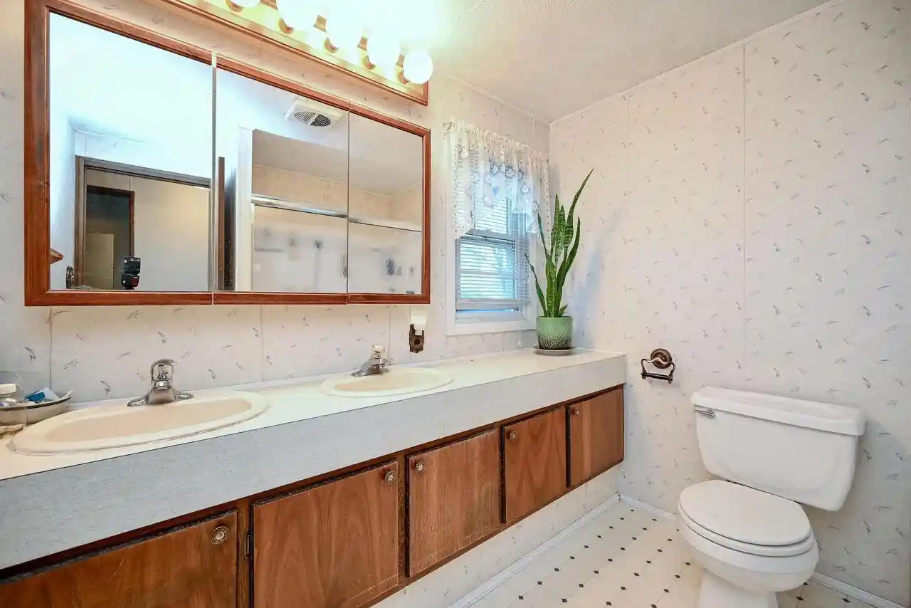 Photo 3 of Single family home for sale at 4618 5th Street W St, Winona, MN 55987 | MLS# 1980006 | Listing updated on 2026-10-02