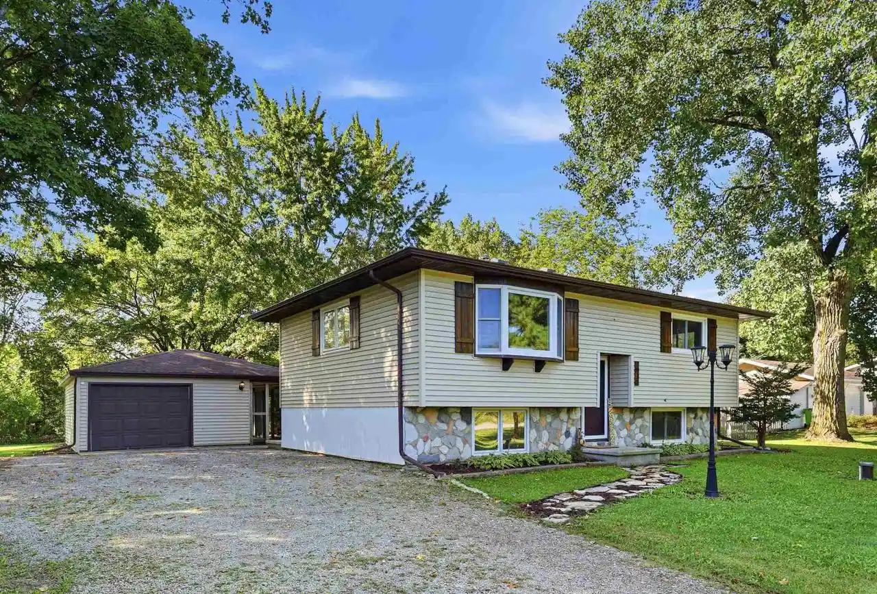 Photo 1 of Single family home for sale at 1931 Sky Ranch Ave, Oshkosh, WI 54904 | MLS# 50332436 | Listing updated on 2026-09-13