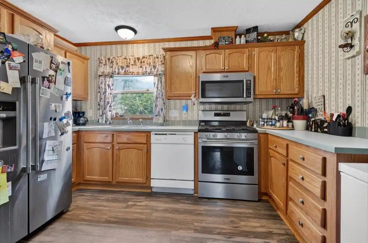 Photo 3 of Single family home for sale at 429 S Peck Ave, Peshtigo, WI 54157 | MLS# 50332439 | Listing updated on 2026-09-10