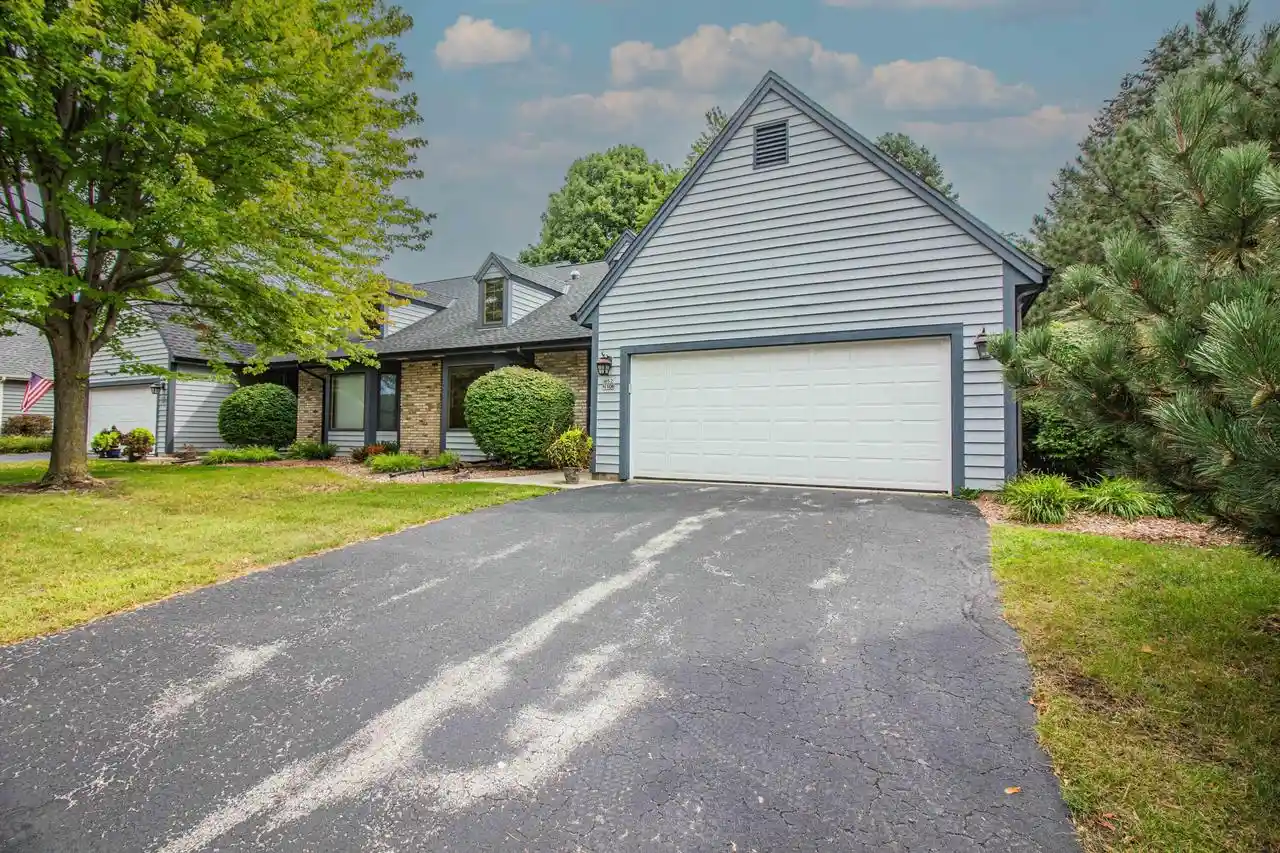 Listing Photo 4 - Condo for sale in building located at W52n106 Pioneer Ct, Cedarburg, WI 53012 - Unit #B