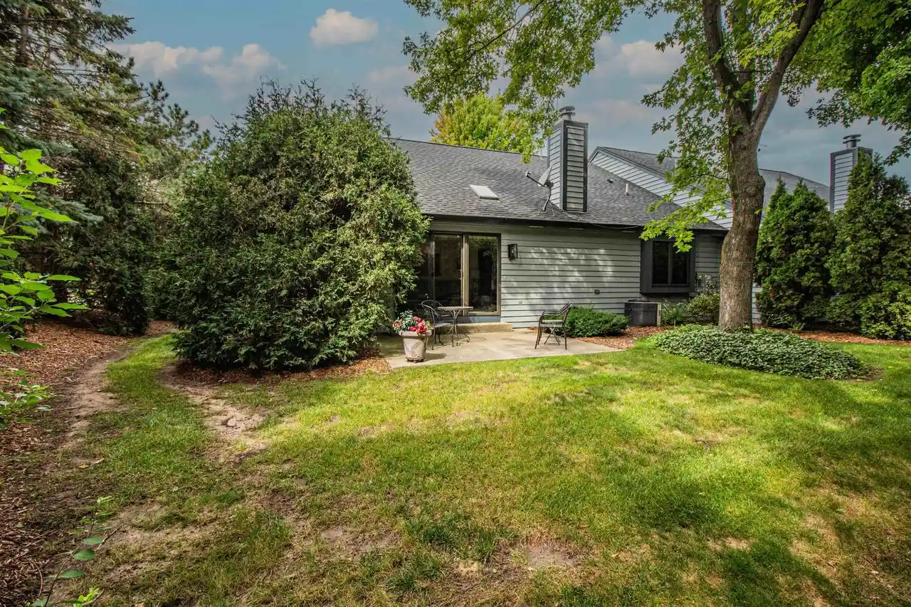 Listing Photo 5 - Condo for sale in building located at W52n106 Pioneer Ct, Cedarburg, WI 53012 - Unit #B