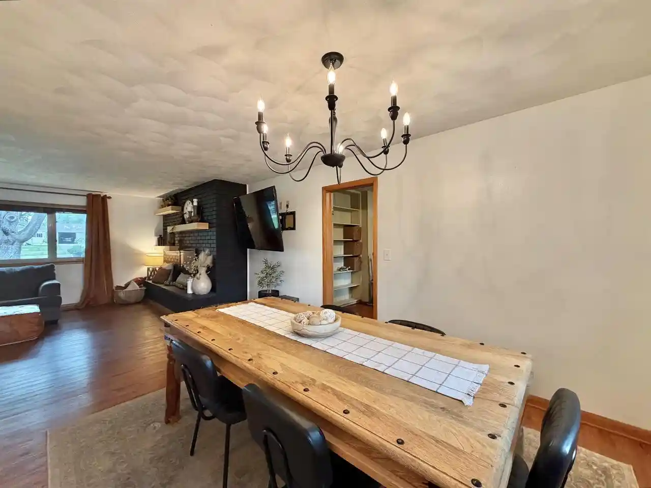 Photo 3 of Single family home for sale at 826 E Post Rd, Beloit, WI 53511 | MLS# 2032405 | Listing updated on 2026-10-02