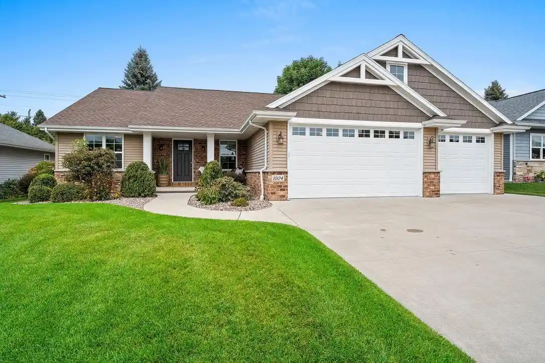 Photo 1 of Single family home for sale at 1004 Heyerdahl Hts, Oneida, WI 54155 | MLS# 50332449 | Listing updated on 2026-09-17