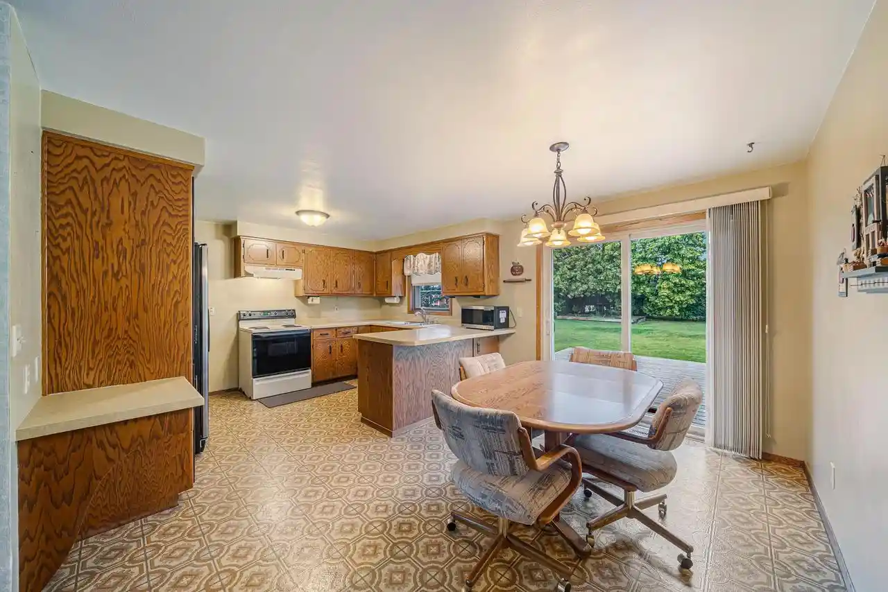Photo 2 of Single family home for sale at 2824 Sullivan Ave, Kaukauna, WI 54130 | MLS# 50332408 | Listing updated on 2026-09-18
