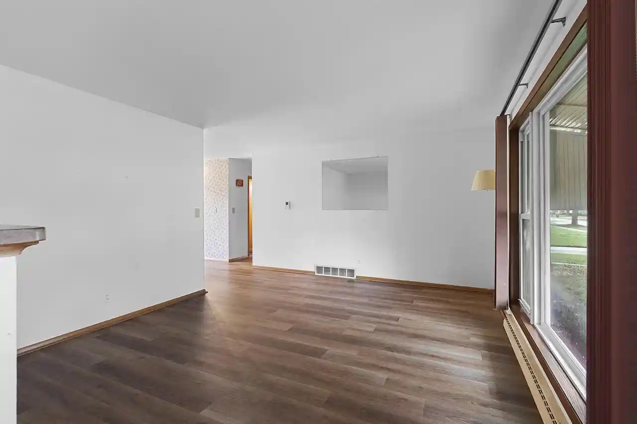 Photo 3 of Single family home for sale at 896 W 18th Avenue, Oshkosh, WI 54902 | MLS# 50332443 | Listing updated on 2026-09-15