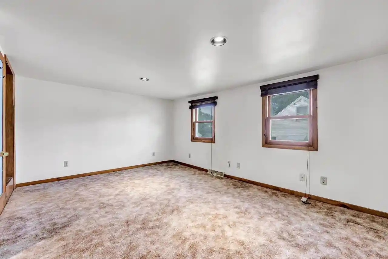 Photo 3 of Single family home for sale at 124 W Cecil St, Neenah, WI 54956 | MLS# 50332429 | Listing updated on 2026-09-16