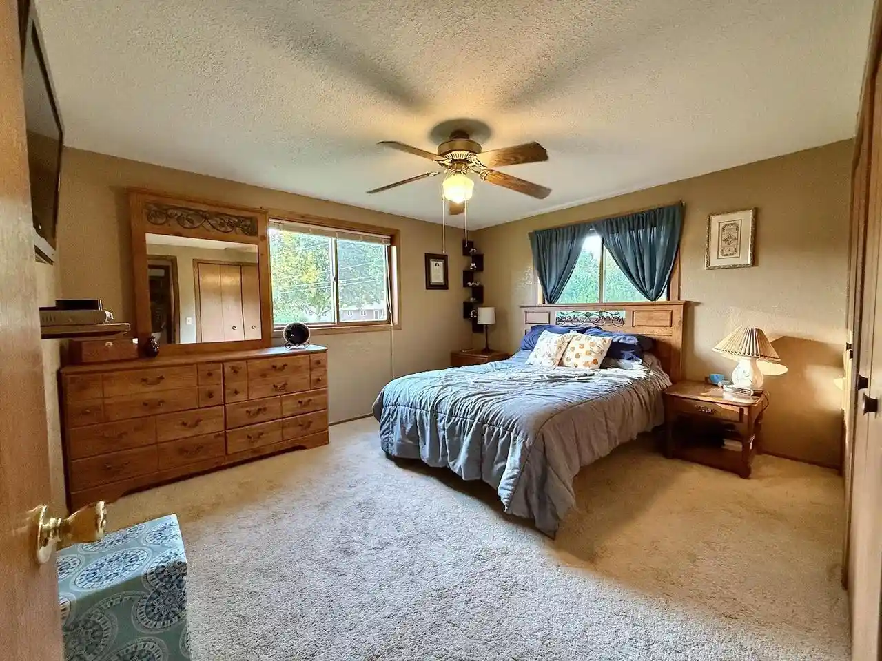 Photo 2 of Single family home for sale at 2829 Sheldon Dr, Oshkosh, WI 54904 | MLS# 50332421 | Listing updated on 2026-09-15
