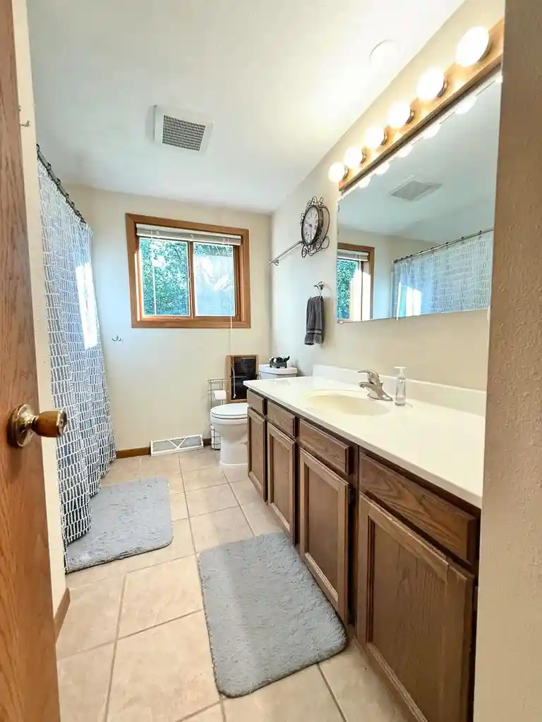 Photo 4 of Single family home for sale at 2829 Sheldon Dr, Oshkosh, WI 54904 | MLS# 50332421 | Listing updated on 2026-09-15