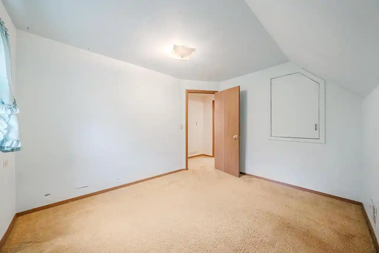 Photo 4 of Single family home for sale at 902 N Linwood Ave, Appleton, WI 54914 | MLS# 50332470 | Listing updated on 2026-09-14