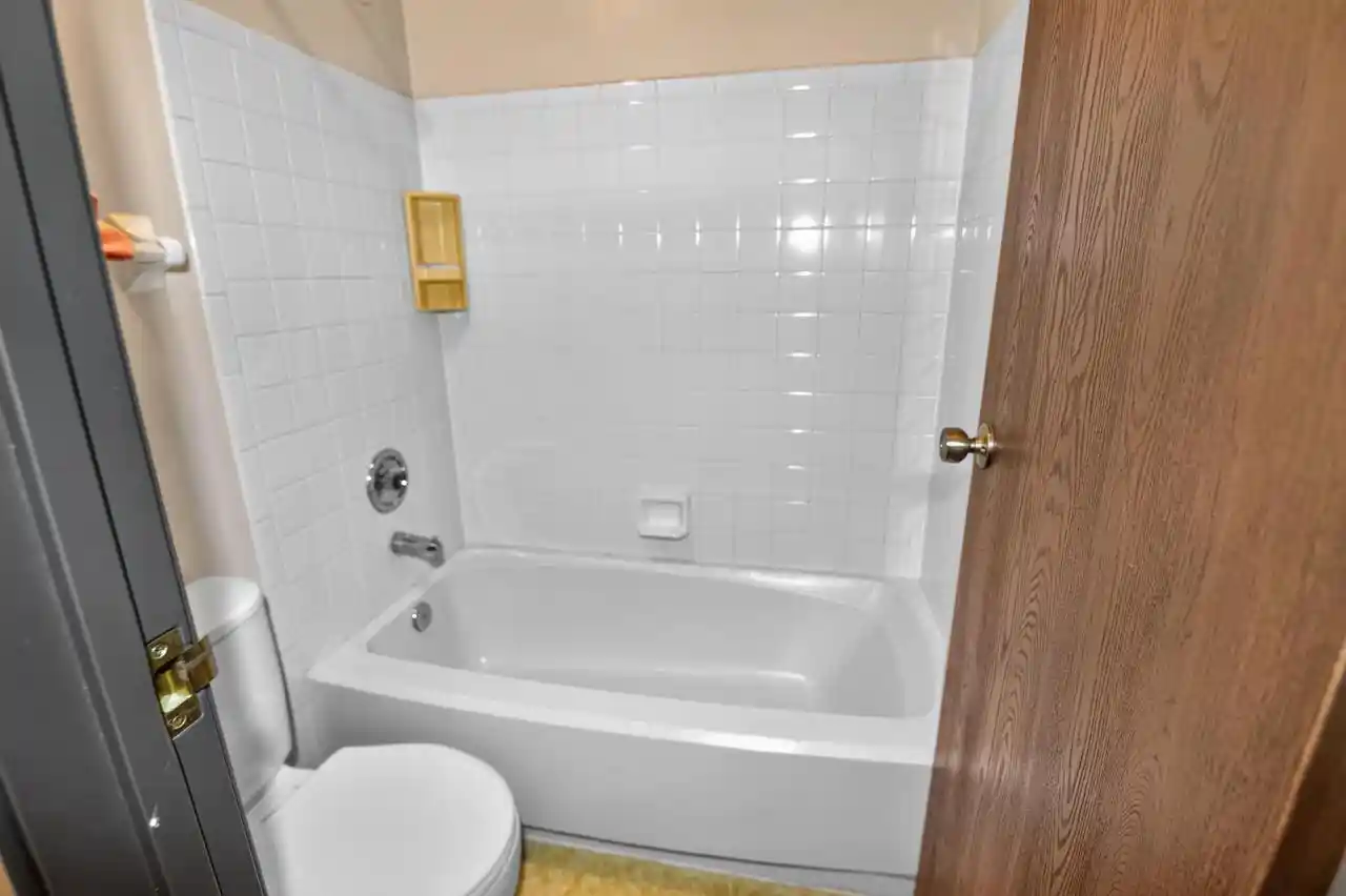 Listing Photo 4 - Condo for sale in building located at 3233 W Mangold Ave, Milwaukee, WI 53221 - Unit #F