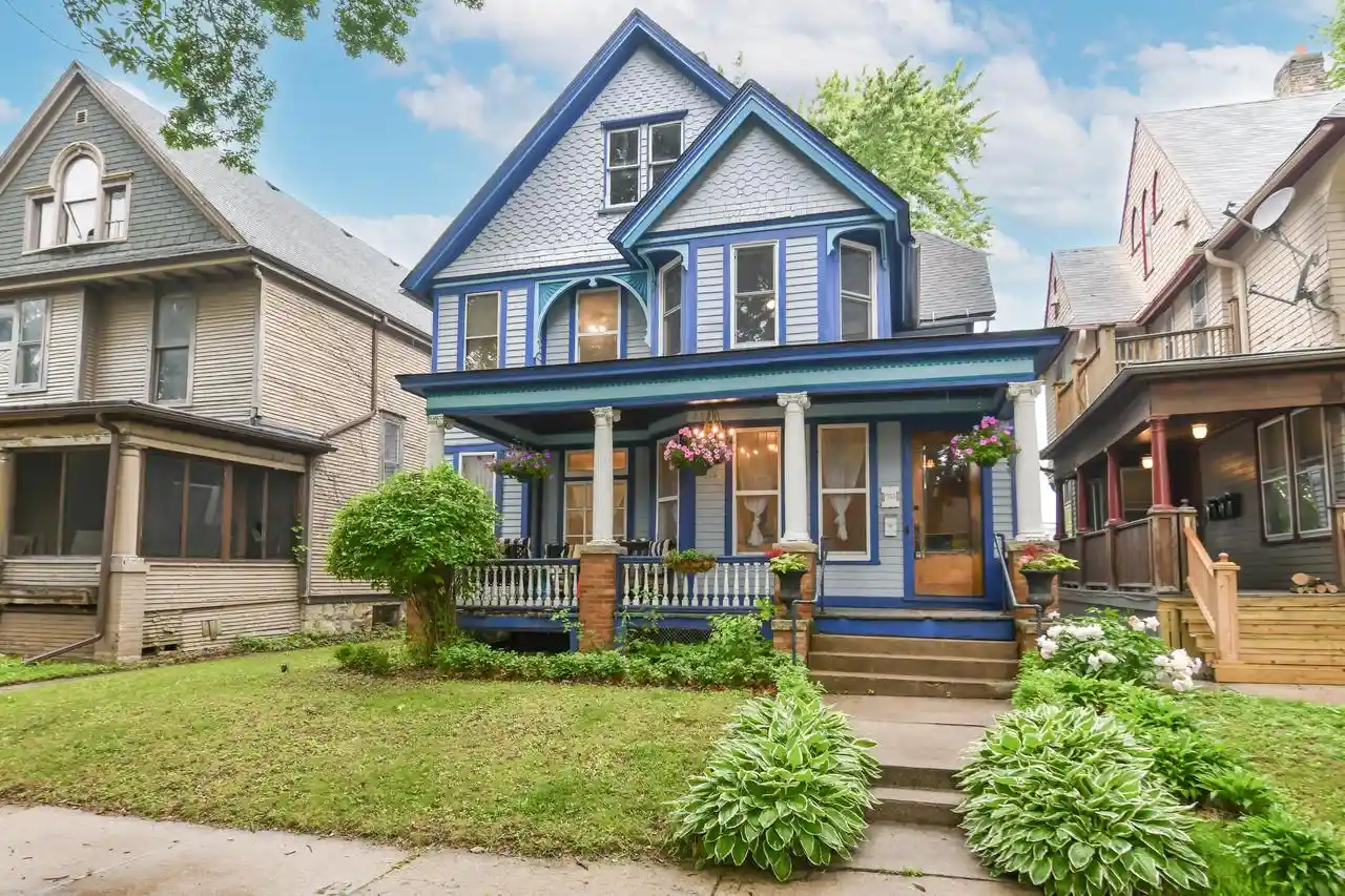 Photo 1 of Single family home for sale at 933 N 34th Street, Milwaukee, WI 53208 | MLS# 1980056 | Listing updated on 2026-09-16