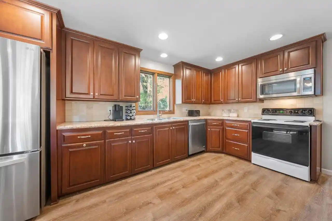 Photo 3 of Single family home for sale at 3108 S Clay St, Green Bay, WI 54301 | MLS# 50332474 | Listing updated on 2026-09-18