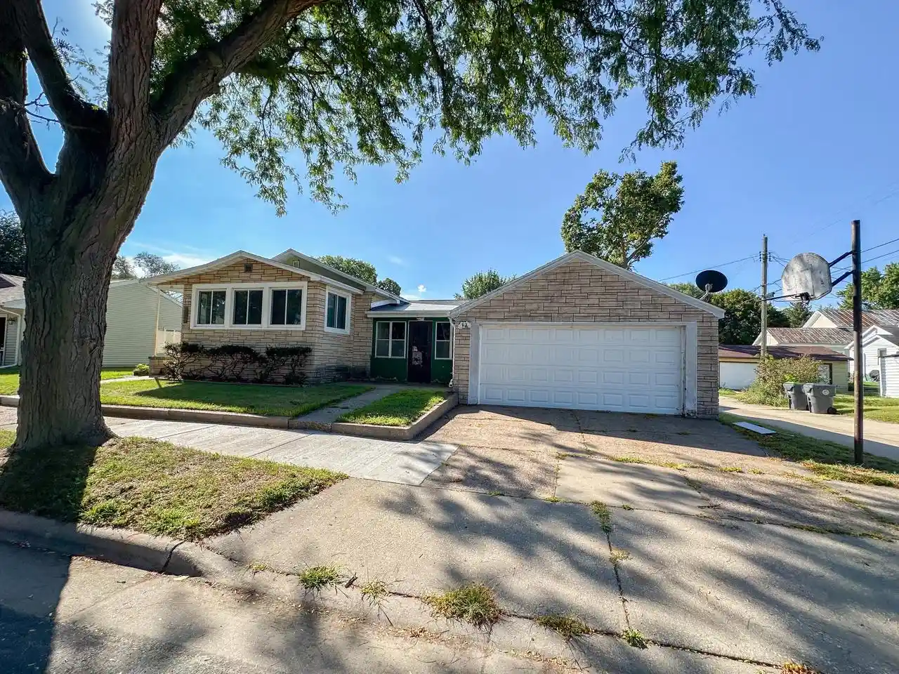 Photo 1 of Single family home for sale at 818 Livingston St, La Crosse, WI 54603 | MLS# 1980052 | Listing updated on 2026-09-10