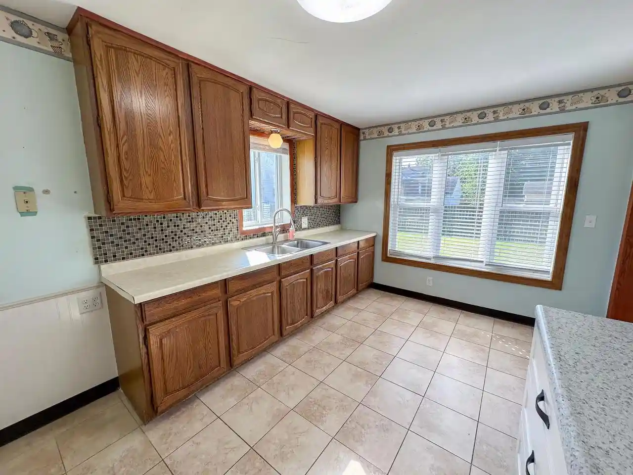 Photo 3 of Single family home for sale at 818 Livingston St, La Crosse, WI 54603 | MLS# 1980052 | Listing updated on 2026-09-10
