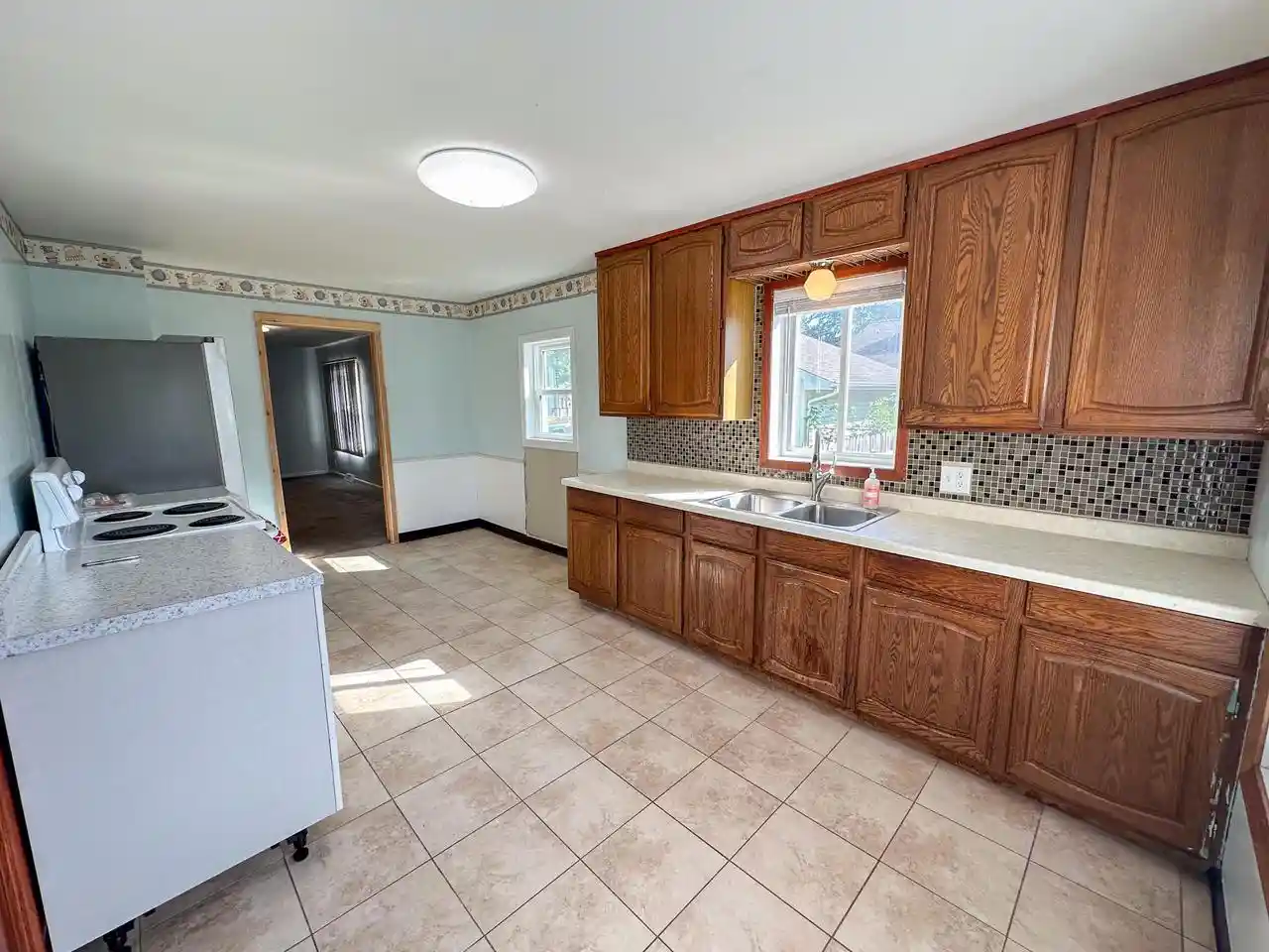 Photo 4 of Single family home for sale at 818 Livingston St, La Crosse, WI 54603 | MLS# 1980052 | Listing updated on 2026-09-10
