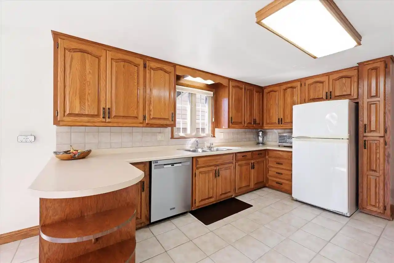 Photo 2 of Single family home for sale at 1019 Redwood Dr, Green Bay, WI 54304 | MLS# 50332459 | Listing updated on 2026-09-17