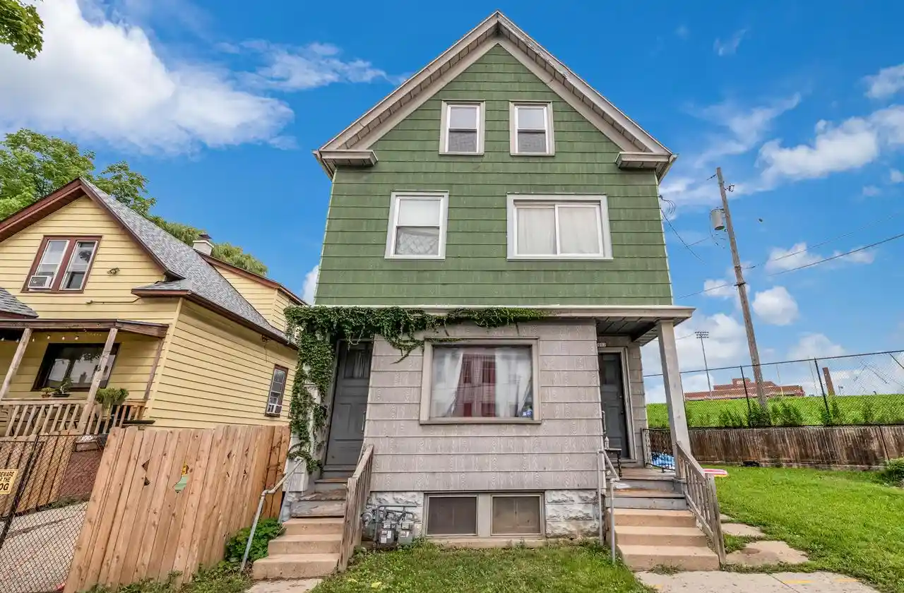 Photo 2 of Multi family home for sale at 1002 W Becher St #1004, Milwaukee, WI 53215 | MLS# 1980059 | Listing updated on 2026-09-14