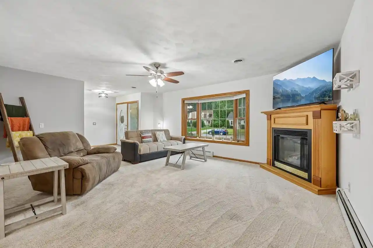 Photo 3 of Single family home for sale at 522 Franklin St, Reedsburg, WI 53959 | MLS# 2032420 | Listing updated on 2026-09-22