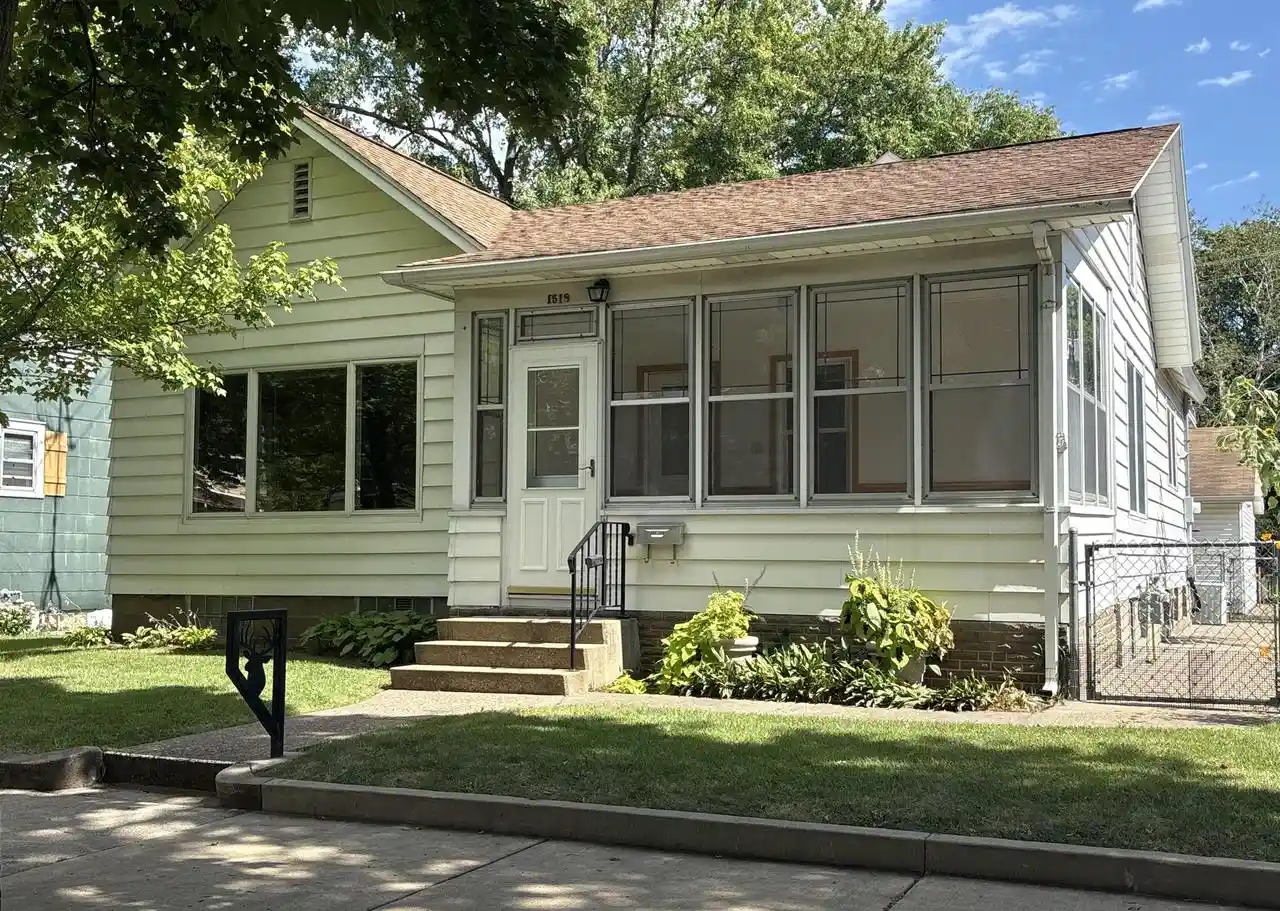 Photo 1 of Sale Pending at 1518 Liberty St, La Crosse, WI 54603 | MLS# 1980066 | Listing updated on 2026-09-11
