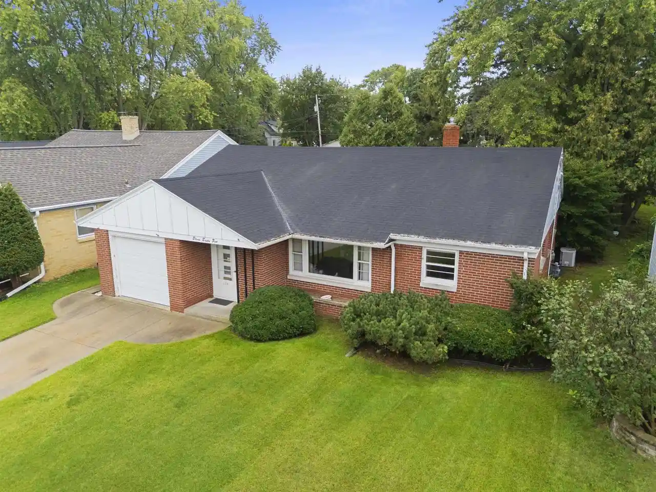 Photo 1 of Single family home for sale at 1185 Reed St, Green Bay, WI 54303 | MLS# 50332482 | Listing updated on 2026-09-14