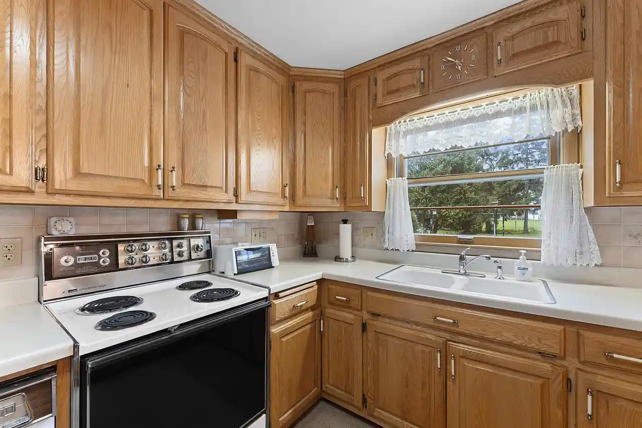 Photo 3 of Single family home for sale at 1185 Reed St, Green Bay, WI 54303 | MLS# 50332482 | Listing updated on 2026-09-14