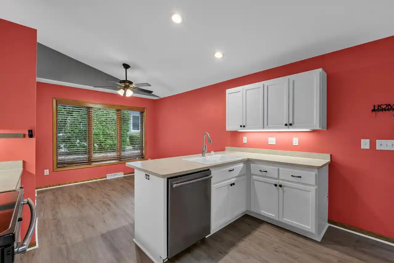 Photo 2 of Condo for sale at 978 Bay View Cir, Mukwonago, WI 53149 | MLS# 1980064 | Listing updated on 2026-09-12