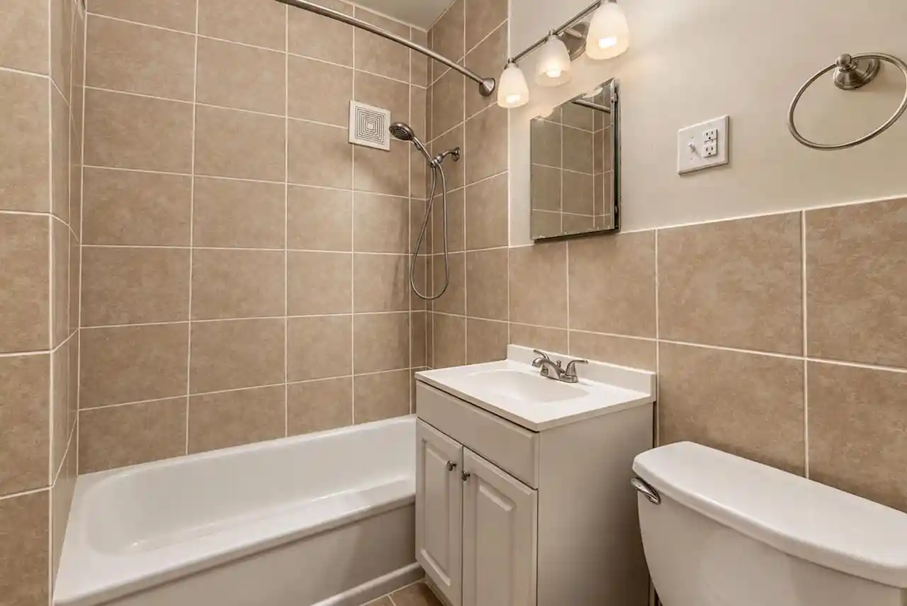 Listing Photo 5 - Condo for sale in building located at 1368 N 60th St, Milwaukee, WI 53208 - Unit #1370