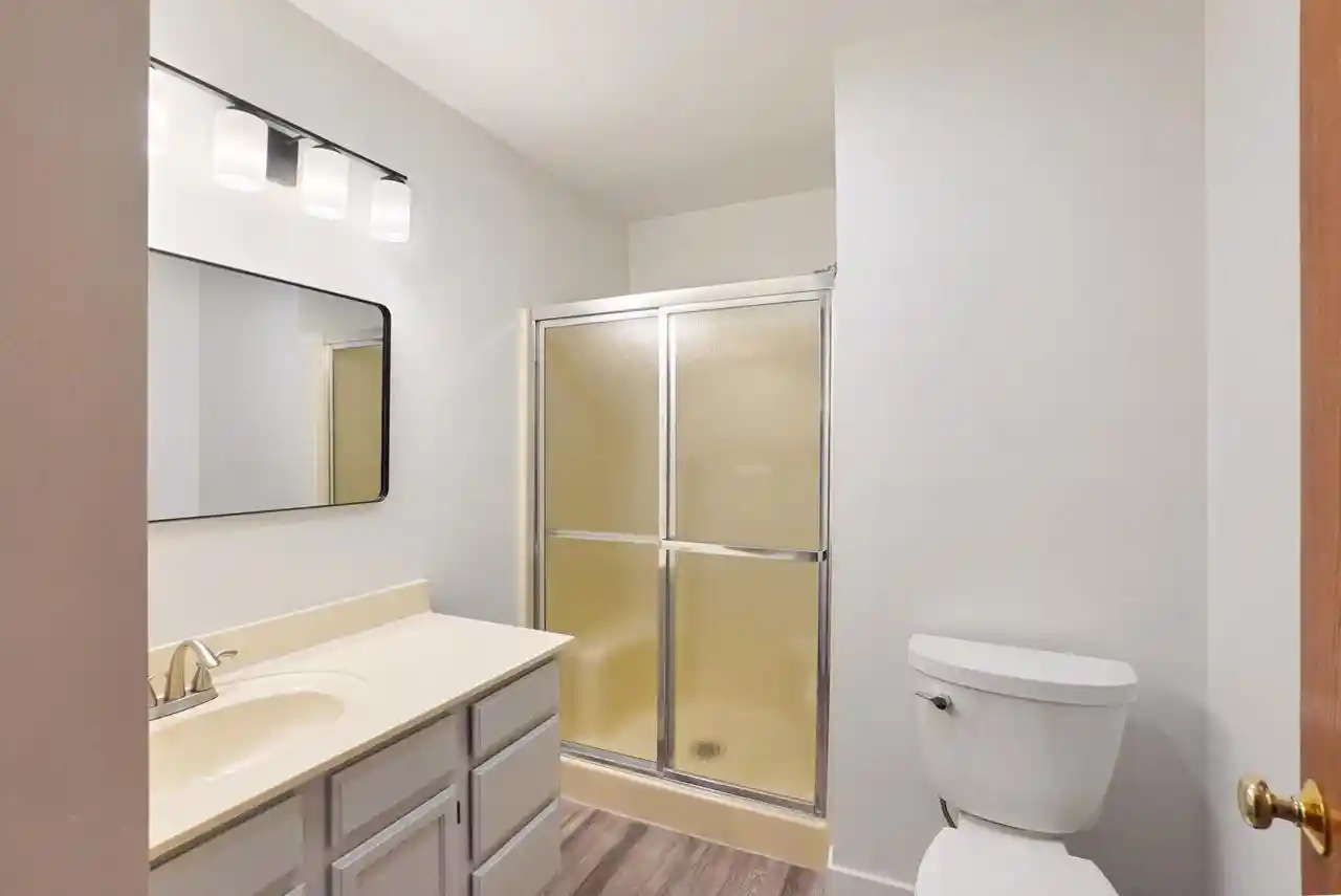 Listing Photo 5 - Condo for sale in building located at 405 N Main St, Thiensville, WI 54610 - Unit #E