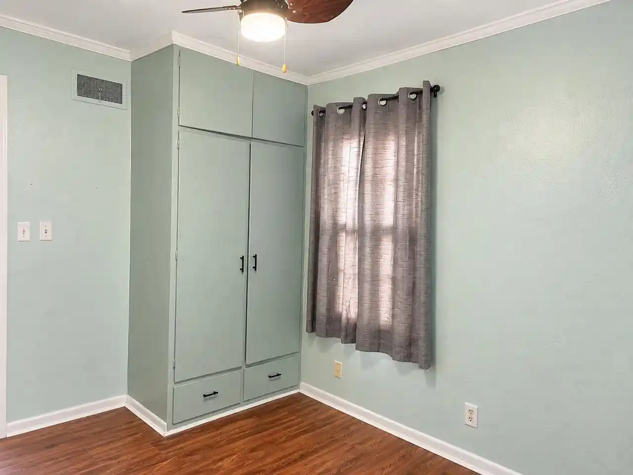 Photo 2 of Single family home for sale at 4020 78th Street, Kenosha, WI 53142 | MLS# 1980072 | Listing updated on 2026-09-14