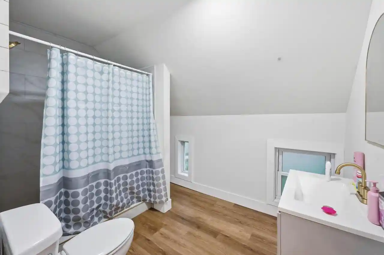 Photo 2 of Single family home for sale at 128 W Hadley St, Milwaukee, WI 53212 | MLS# 1980073 | Listing updated on 2026-09-10
