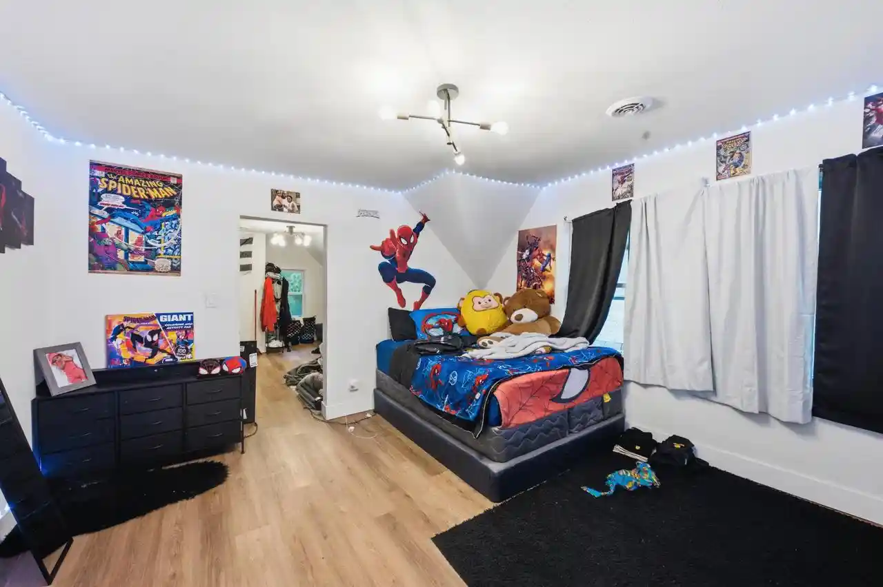 Photo 3 of Single family home for sale at 128 W Hadley St, Milwaukee, WI 53212 | MLS# 1980073 | Listing updated on 2026-09-10
