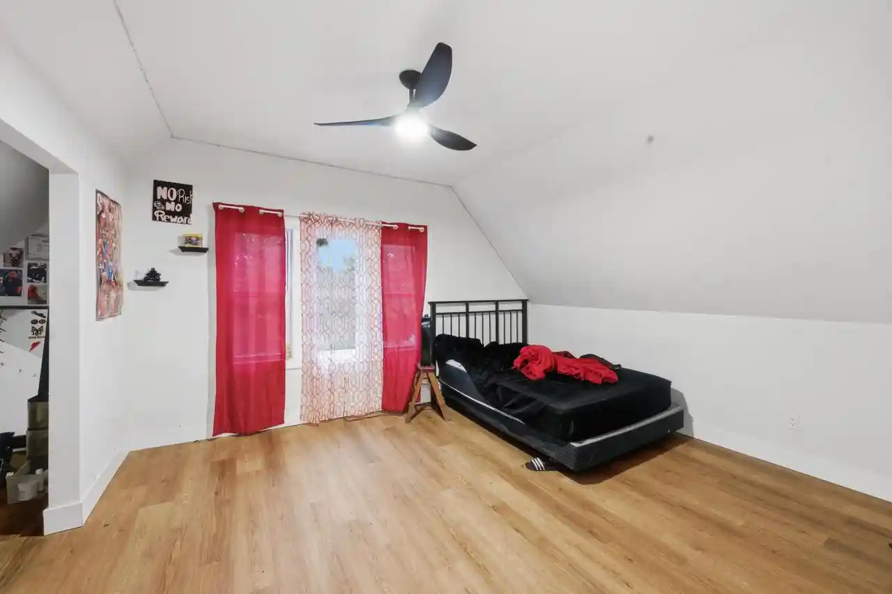Photo 4 of Single family home for sale at 128 W Hadley St, Milwaukee, WI 53212 | MLS# 1980073 | Listing updated on 2026-09-10