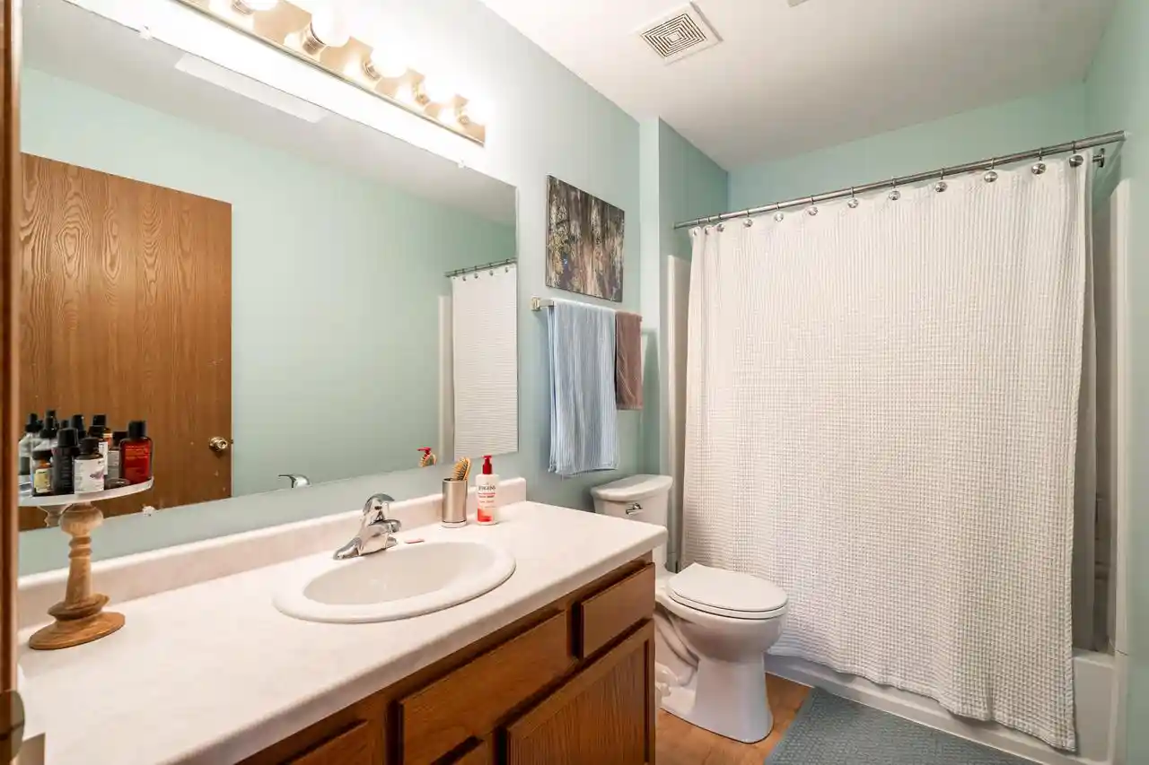 Photo 3 of Condo for sale at 6185 S Creekside Dr #5, Cudahy, WI 53110 | MLS# 1980084 | Listing updated on 2026-09-18