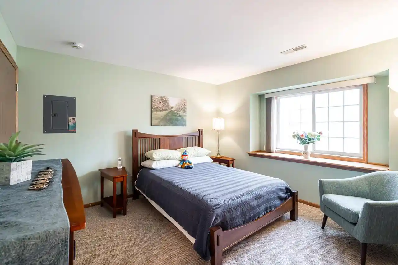 Listing Photo 4 - Condo for sale in building located at 6185 S Creekside Dr, Cudahy, WI 53110 - Unit #5