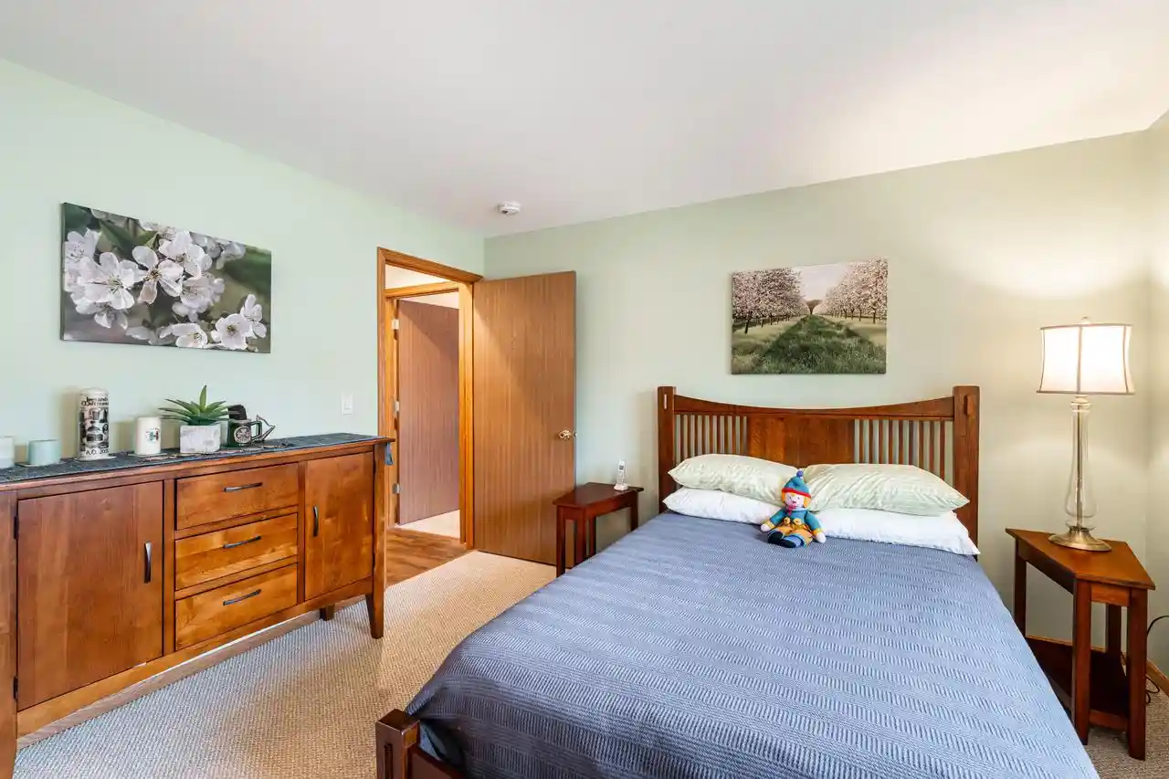 Listing Photo 5 - Condo for sale in building located at 6185 S Creekside Dr, Cudahy, WI 53110 - Unit #5