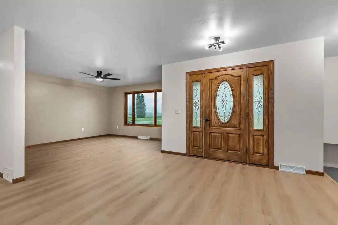 Photo 4 of Single family home for sale at W1879 Plainview Rd, Seymour, WI 54165 | MLS# 50332447 | Listing updated on 2026-09-14