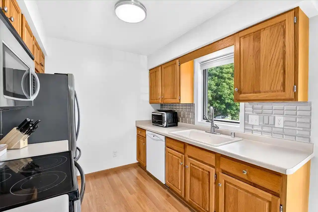 Photo 4 of Condo for sale at 6916 Tottenham Rd, Madison, WI 53711 | MLS# 2032428 | Listing updated on 2026-09-15