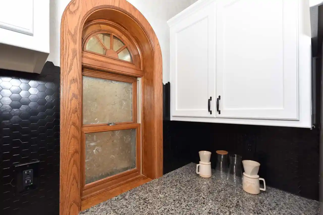 Photo 2 of Condo for sale at 1714 E Kane Pl #L, Milwaukee, WI 53202 | MLS# 1980088 | Listing updated on 2026-09-16